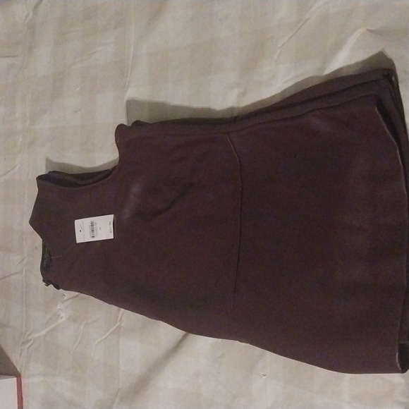 Ann Taylor - Picture 3 of 4